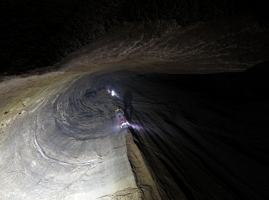 سفر به اعماق خطرناک‌ترین غار ایران +عکس