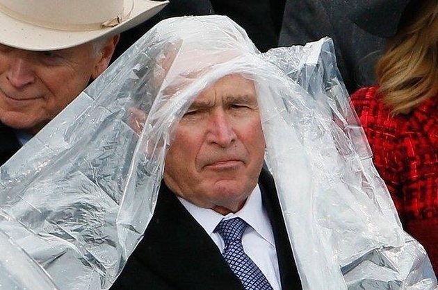 ژست جالب بوش در مراسم تحلیف ترامپ +عکس