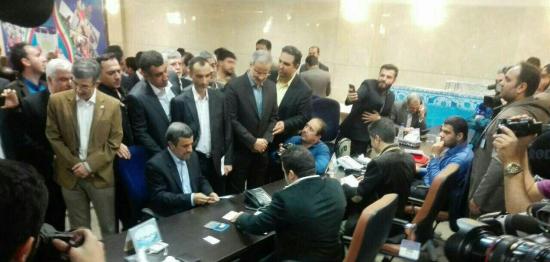 احمدی نژاد: آنچه رهبری گفتند یک توصیه است +عکس
