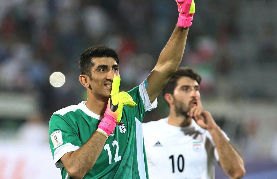 اشاره بازیکنان ایران به قطری ها: هیس!  +عکس