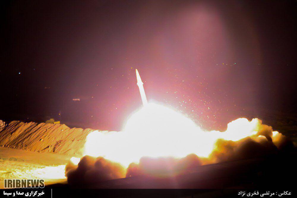 لحظه شلیک 6 موشک از ایران به مراکز تروریست‌ها در سوریه +عکس