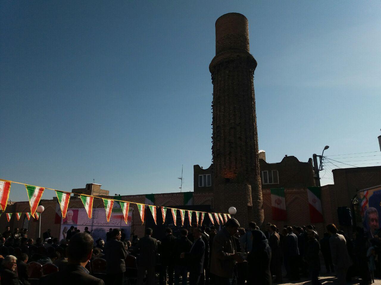 مراسم کلنگ زنی یادمان شمس تبریزی خوی با حضور دکتر مونسان معاون رئیس جمهور و دکتر رحمانی فضلی وزیر کشور در شهرستان خوی