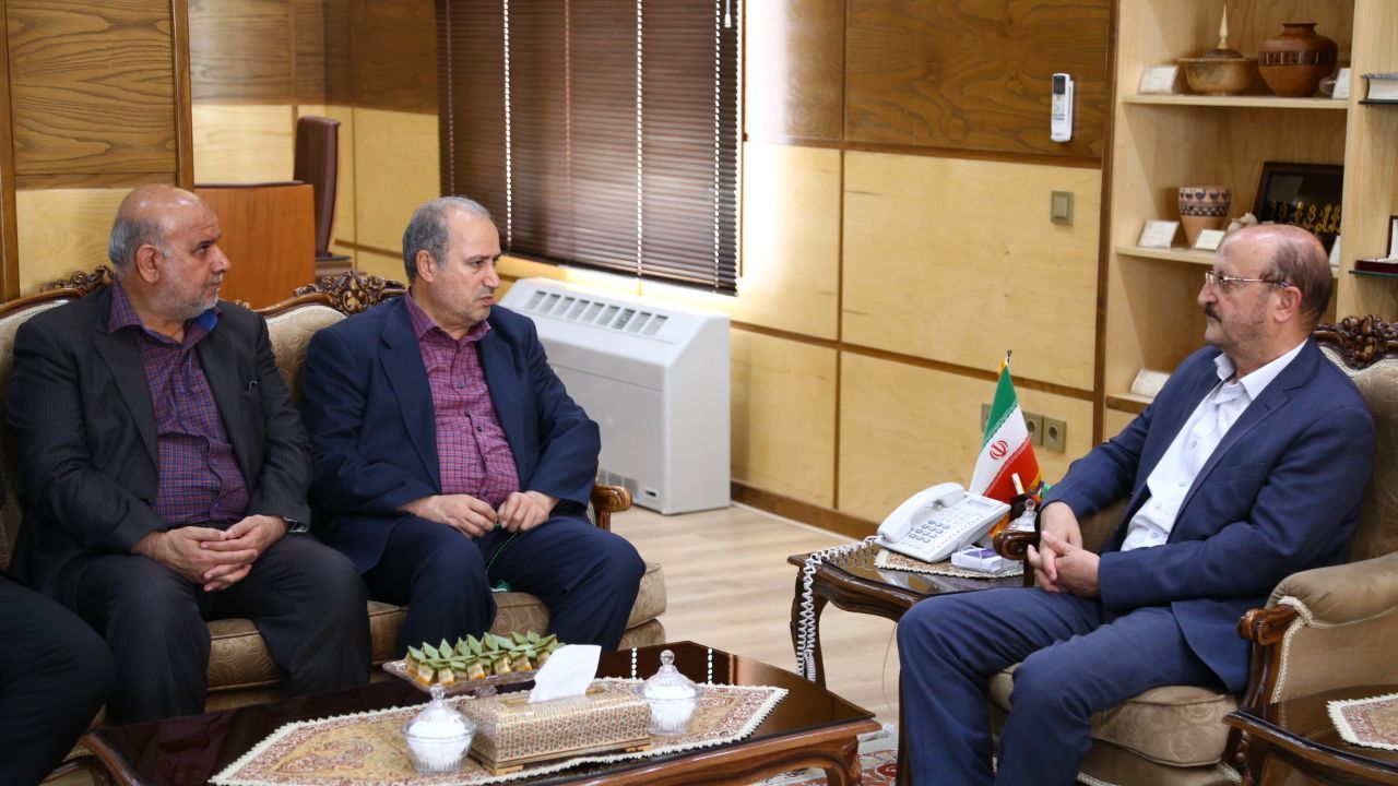 رییس فدراسیون فوتبال کشور با استاندار قزوین دیدار کرد رییس فدراسیون فوتبال کشور با استاندار قزوین دیدار کرد