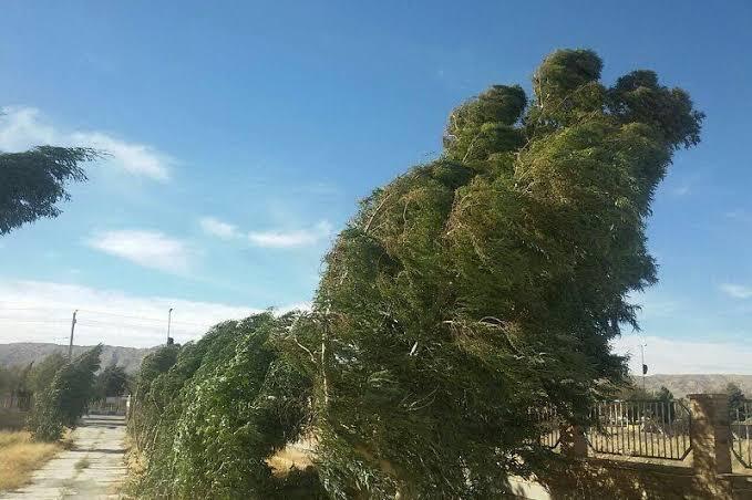 لرستان در مسیر بادهای شدید و رگبارهای پراکنده