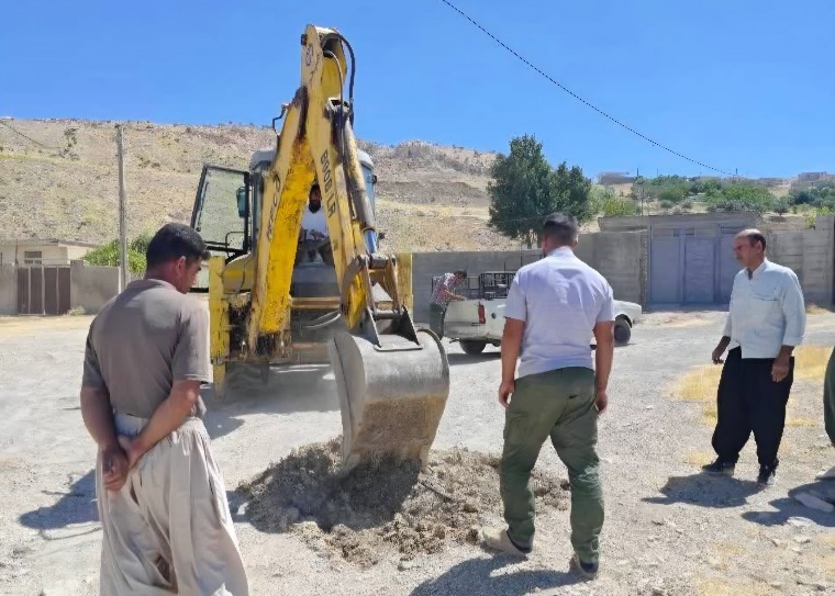شناسایی و جمعآوری ۱۴۸ انشعاب غیرمجاز آب در شهرستان ملکشاهی/ ۸۵۰ مترمکعب آب در شبانهروز به شبکه توزیع بازگشت شناسایی و جمعآوری ۱۴۸ انشعاب غیرمجاز آب در شهرستان ملکشاهی/ ۸۵۰ مترمکعب آب در شبانهروز به شبکه توزیع بازگشت
