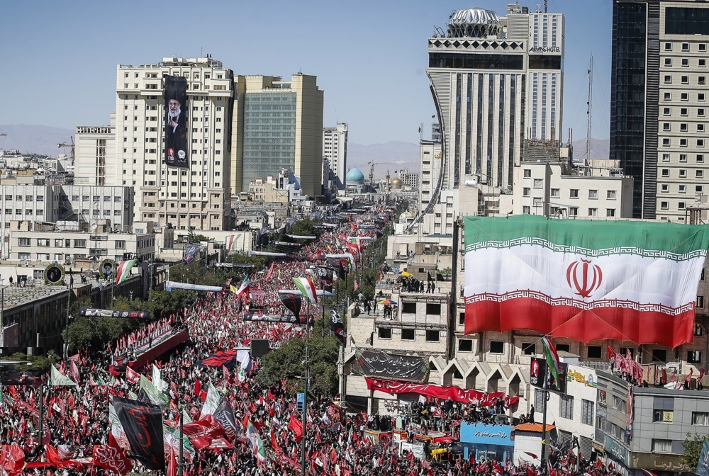 تشییع پیکر رهبر شهید انقلاب توسط مردم عزادار در مشهد/ سیل جمعیتی که پایان ندارد + فیلم تشییع پیکر رهبر شهید انقلاب توسط مردم عزادار در مشهد/ سیل جمعیتی که پایان ندارد + فیلم