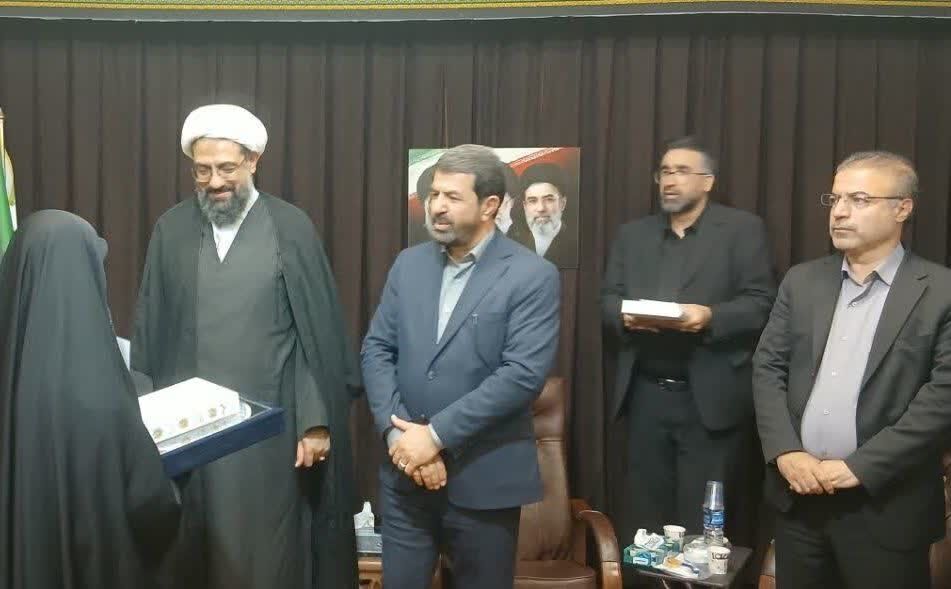بازسازی میدان پروانه‌ها با المان‌های شهدای مدرسه میناب؛ تجدید میثاق با آرمان‌های انقلاب